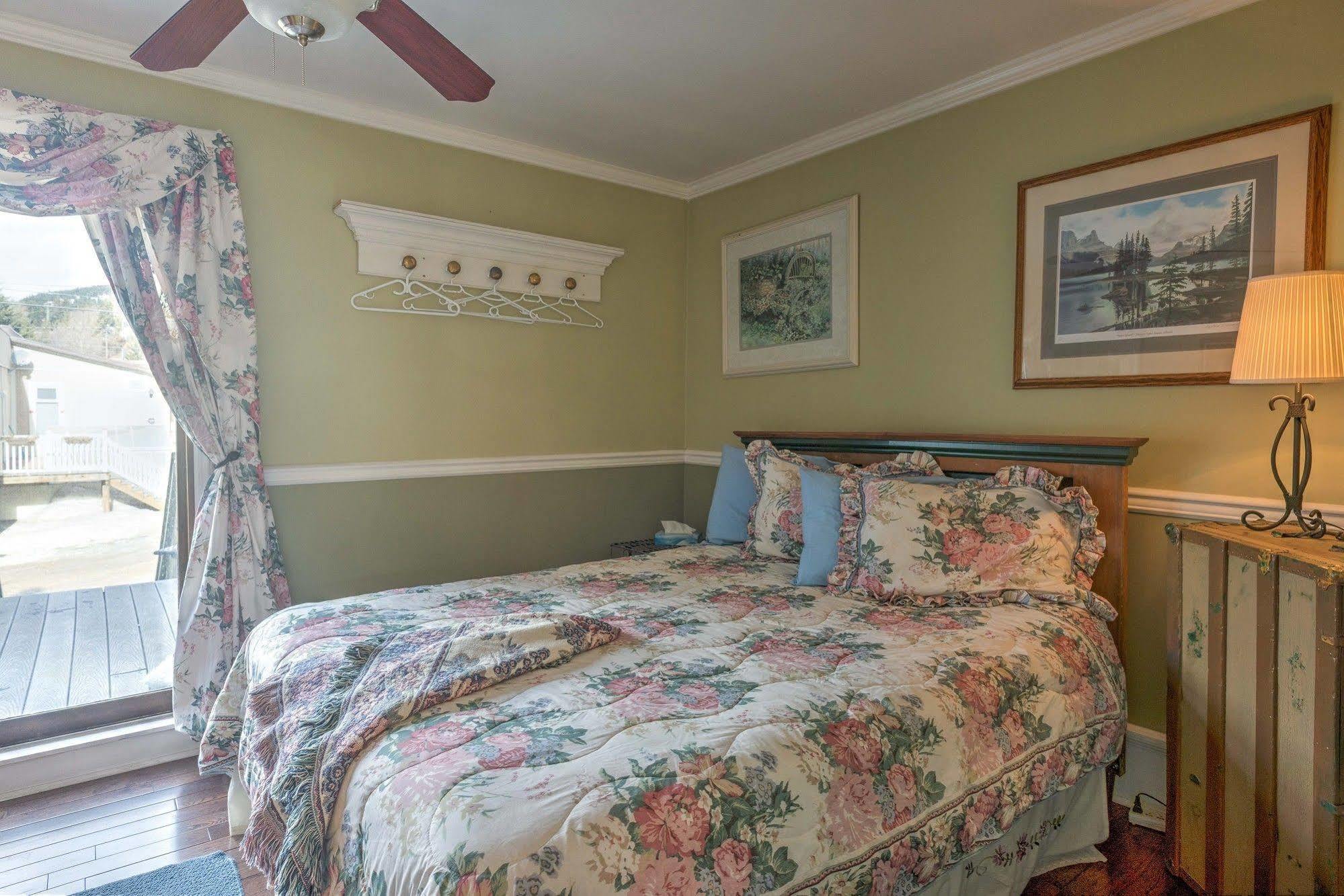 Country Encounters Accommodations Coleman Exteriér fotografie