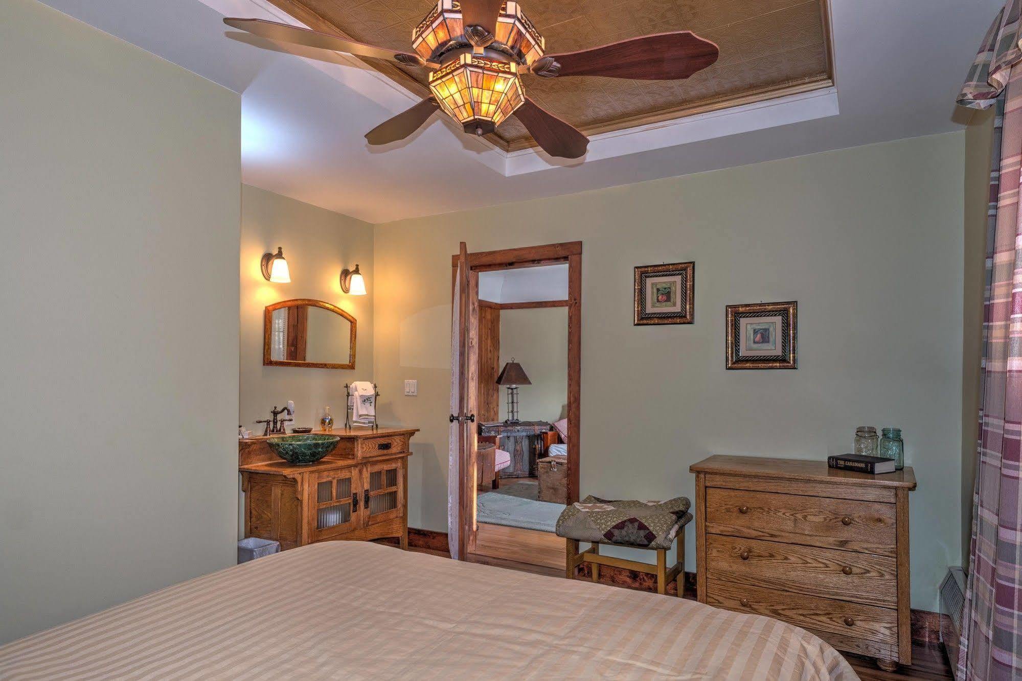 Country Encounters Accommodations Coleman Exteriér fotografie