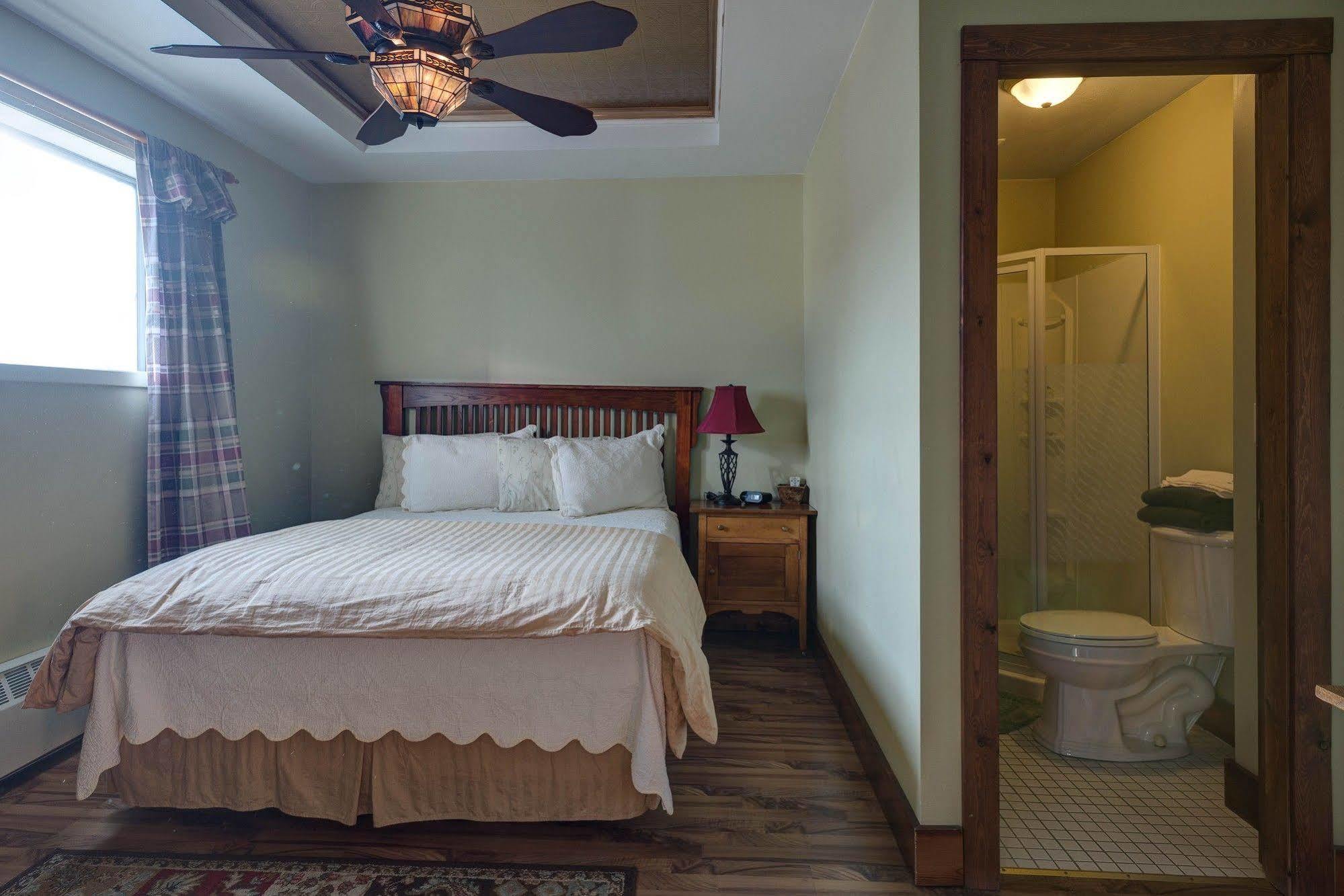 Country Encounters Accommodations Coleman Exteriér fotografie